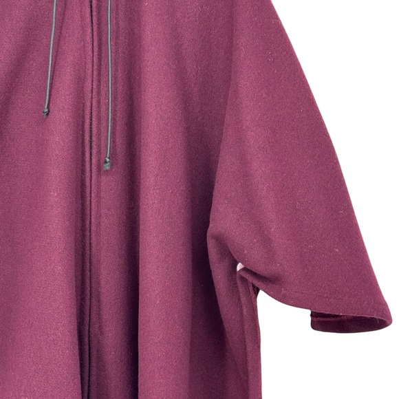 *Womens Vintage 1990’s My Maine Bag Bangor Maine 1 Size Maroon 100% Wool Poncho - Picture 8 of 14